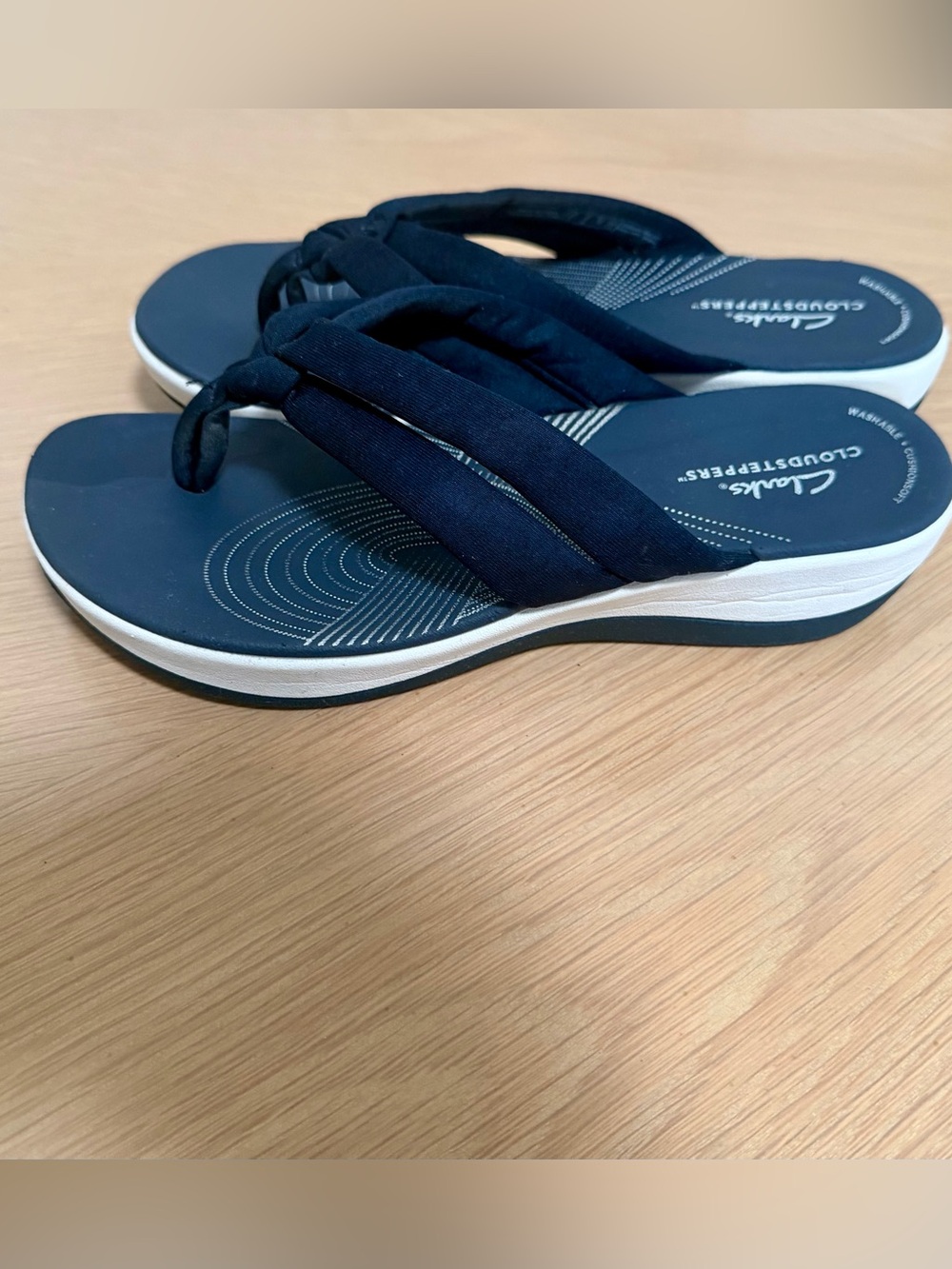 Clarks Women’s Navy Cloudsteppers Jersey Thong Sandals